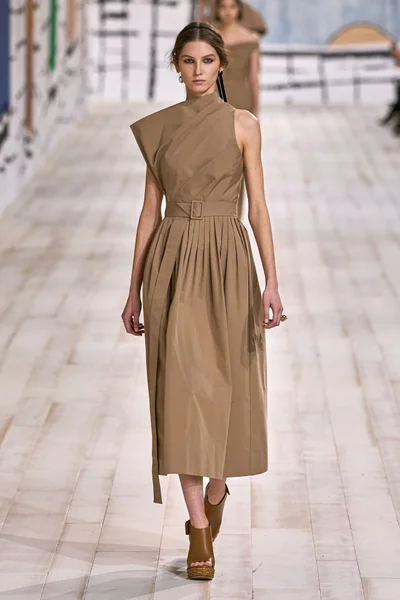 Look 2